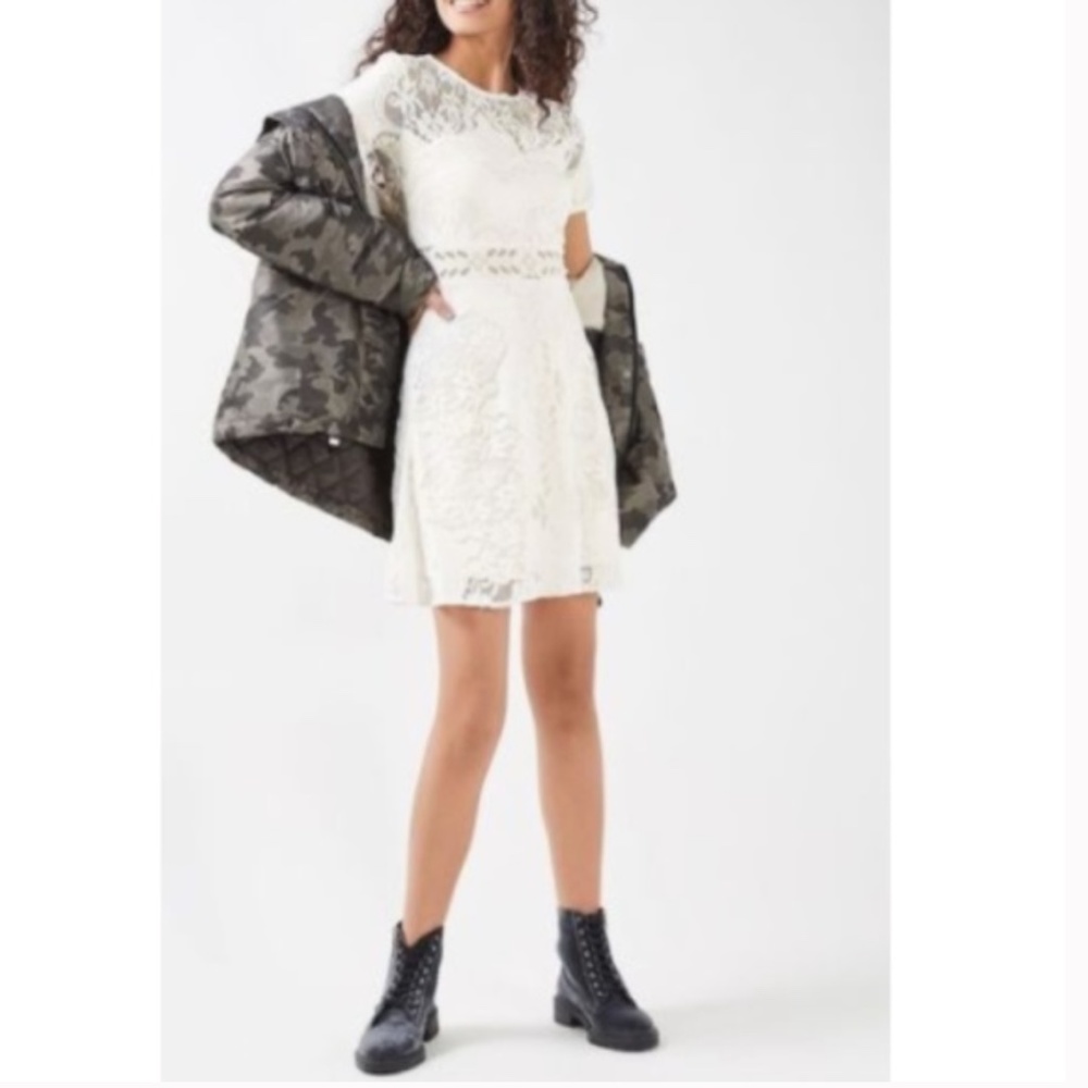 TOPSHOP Ivory/Cream Short Sleeve Floral Lace Dress | M - Picture 16 of 16
